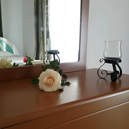 Maritsa'S Roses Apartments Pomos Room photo